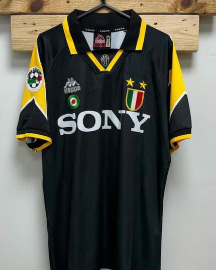 Juventus 1995/97 Third Shirt
