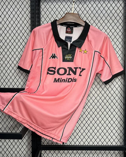 Juventus 1997/98 Away Shirt