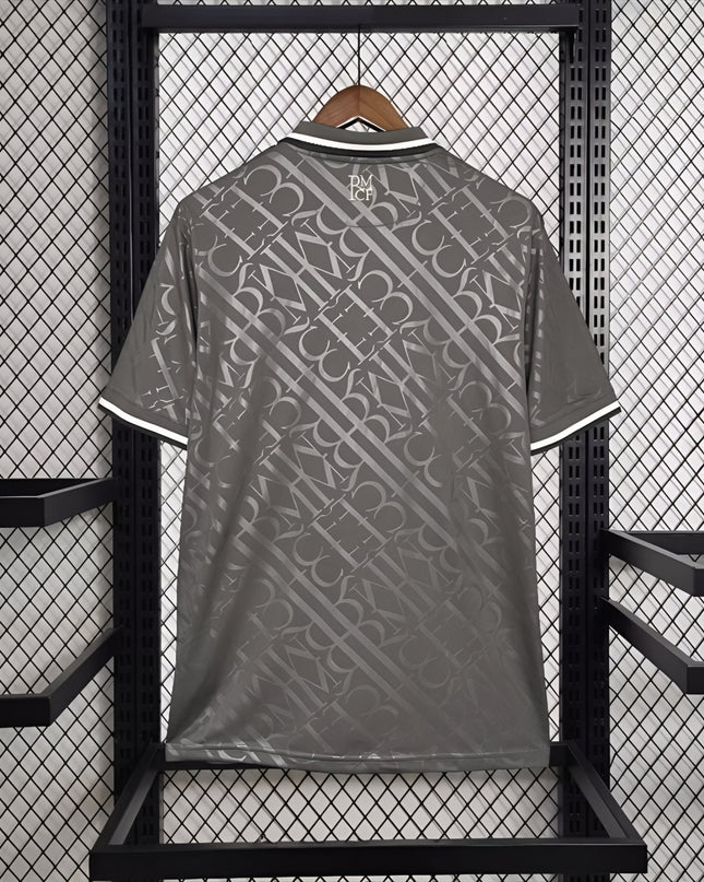 Camiseta especial tercera equipación del Real Madrid 24/25