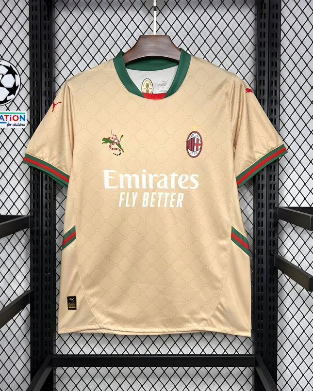 Camiseta especial de marca compartida Gucci del AC Milan 24/25