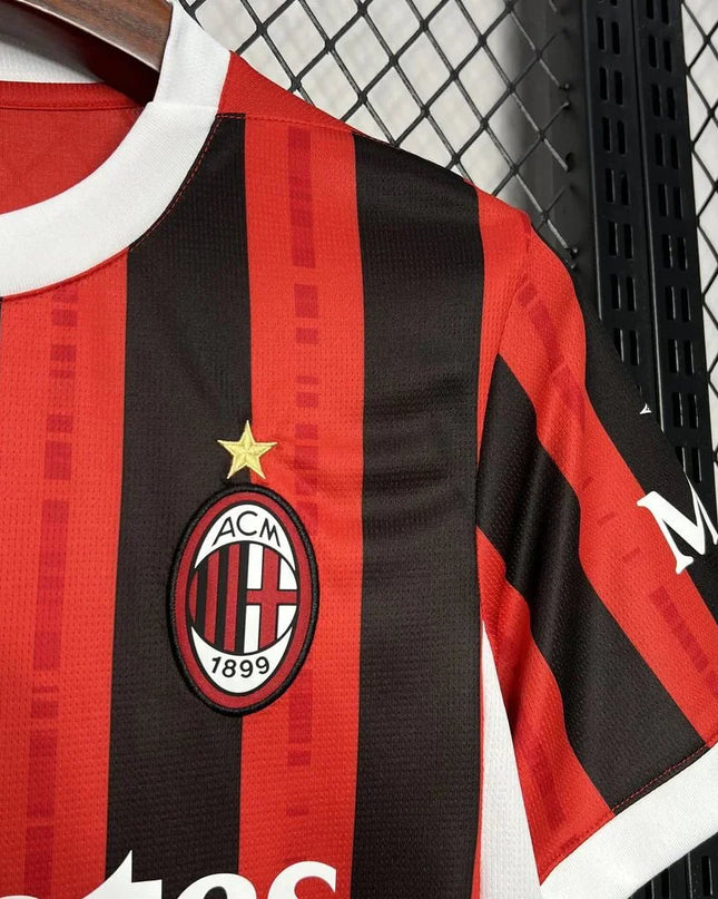 Camiseta local del AC Milan 24/25