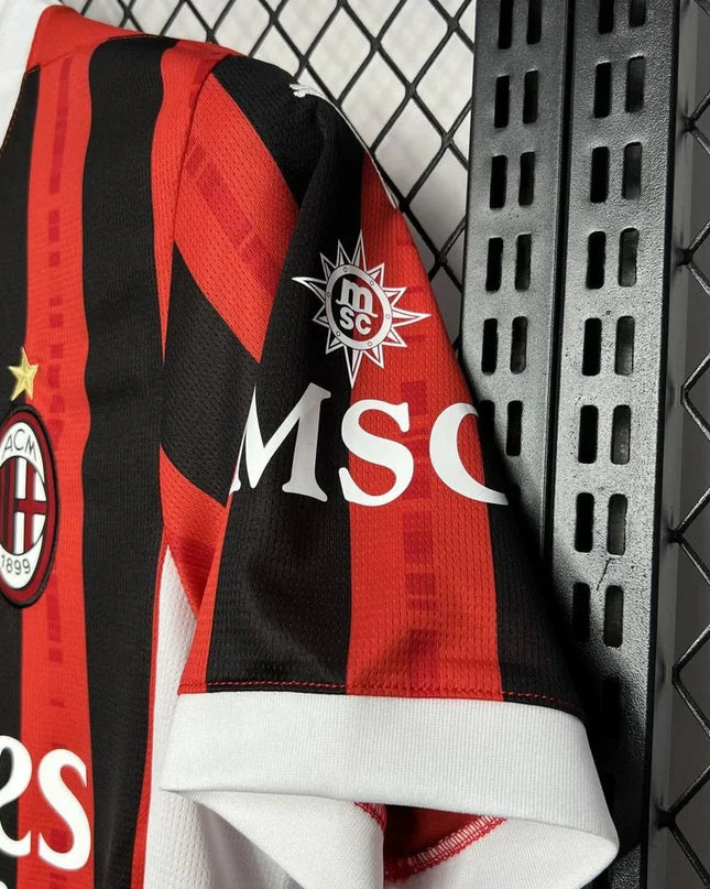 Camiseta local del AC Milan 24/25