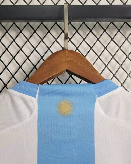 Camiseta local de Argentina 24/25