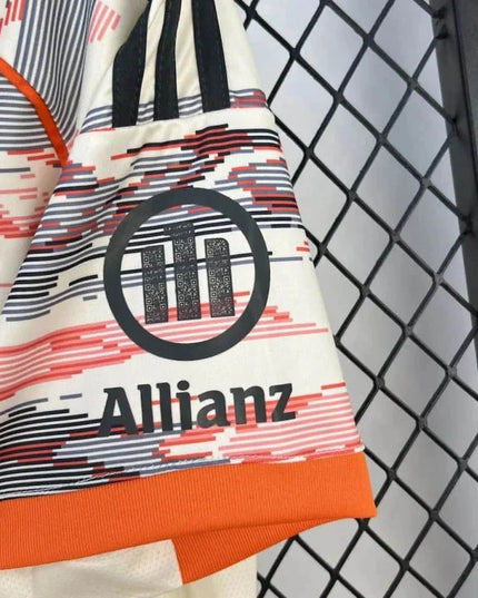Bayern Munich 2025 Away Shirt
