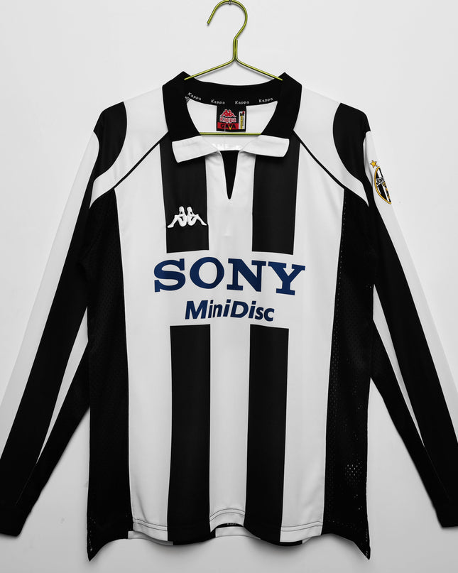 Juventus 1997/98 Long Sleeve Home Shirt