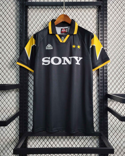 Juventus 1995/97 Third Shirt