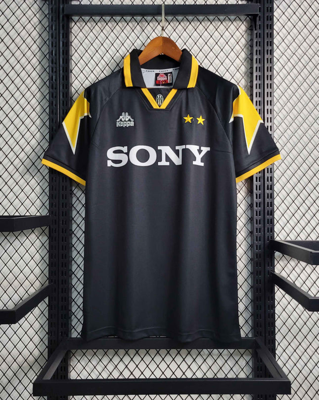 Juventus 1995/97 Third Shirt