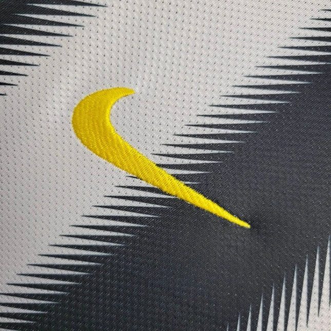 Juventus 10/11 Home Shirt