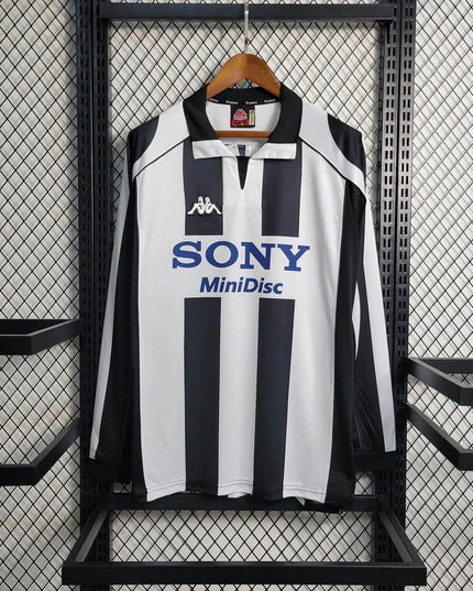 Juventus 97/98 Long Sleeve Home Shirt