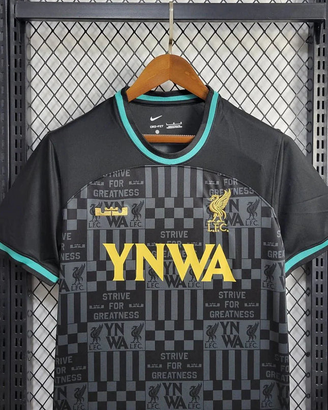 Camiseta especial Liverpool × LeBron 24/25