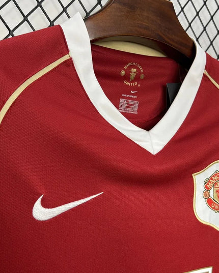 Camiseta local del Manchester United 06/07