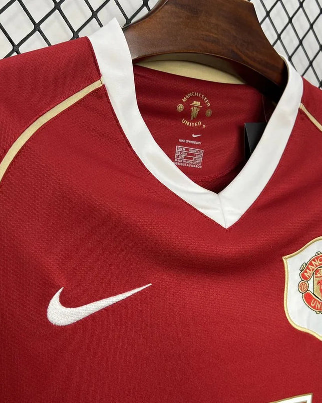 Camiseta local del Manchester United 06/07