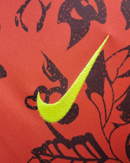 Camisa especial de flores rojas Portugal 24/25 