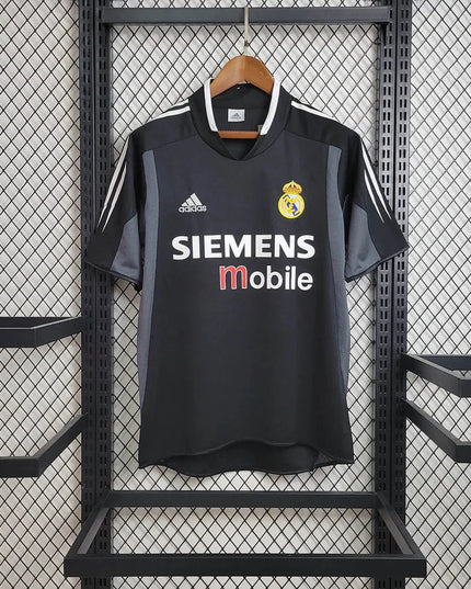 Camiseta visitante del Real Madrid 04/05