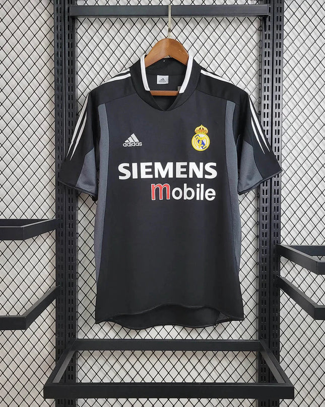 Camiseta visitante del Real Madrid 04/05