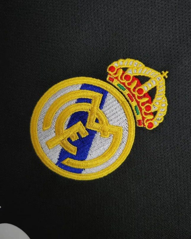 Camiseta visitante del Real Madrid 04/05