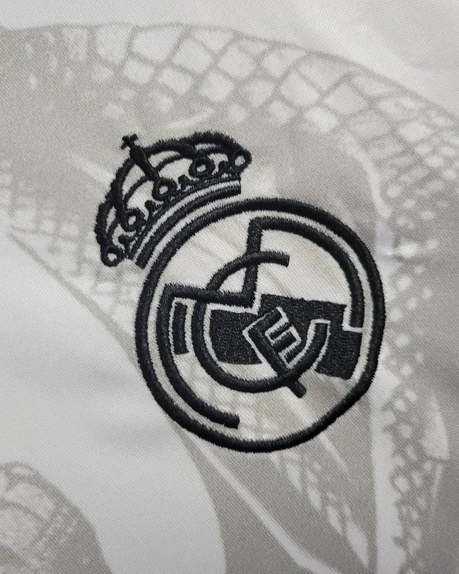 Camiseta especial Dragón Blanco del Real Madrid 24/25