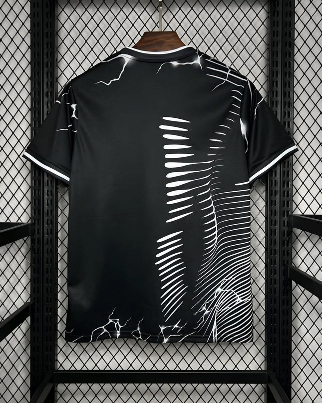 Camiseta especial Pantera Negra del Real Madrid 24/25