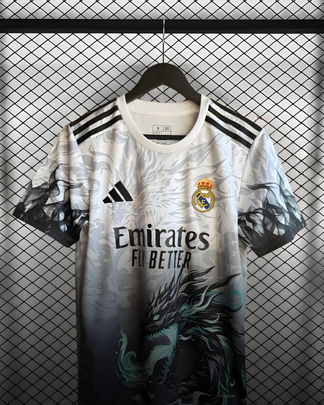 Camiseta especial "Dragón Blanco Furia" del Real Madrid 25/26