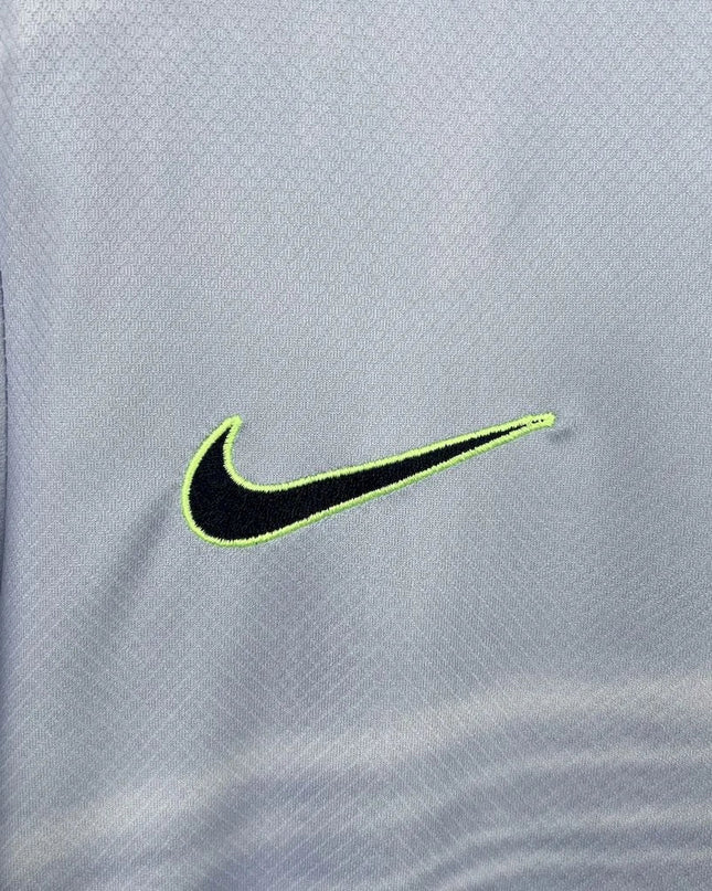 VfL Wolfsburg 2025 Away Shirt